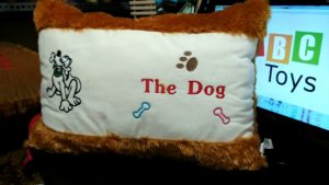 Grosir-Boneka-Bantal-Kotak-Karakter-Anjing-Jumbo