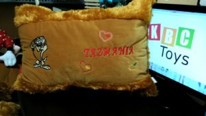 Grosir-Boneka-Bantal-Kotak-Karakter-Tazmania-Jumbo