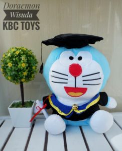 Grosir-Boneka-Doraemon-Wisuda
