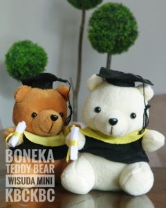 capit-wisuda-1