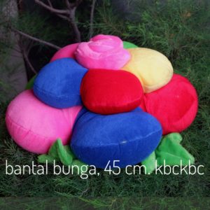 bantal-bunga-2