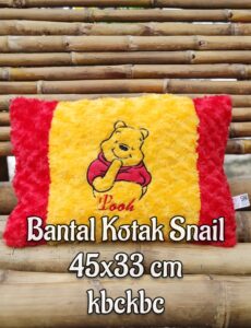 BANTAL-KOTAK-SNAIL-POOH-1